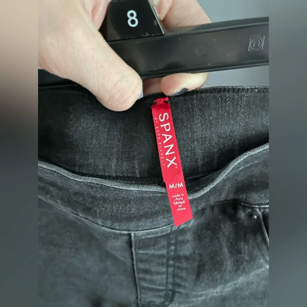 Spanx Vintage Distressed Hem Skinny Jeans Size Medium - Picture 6 of 6